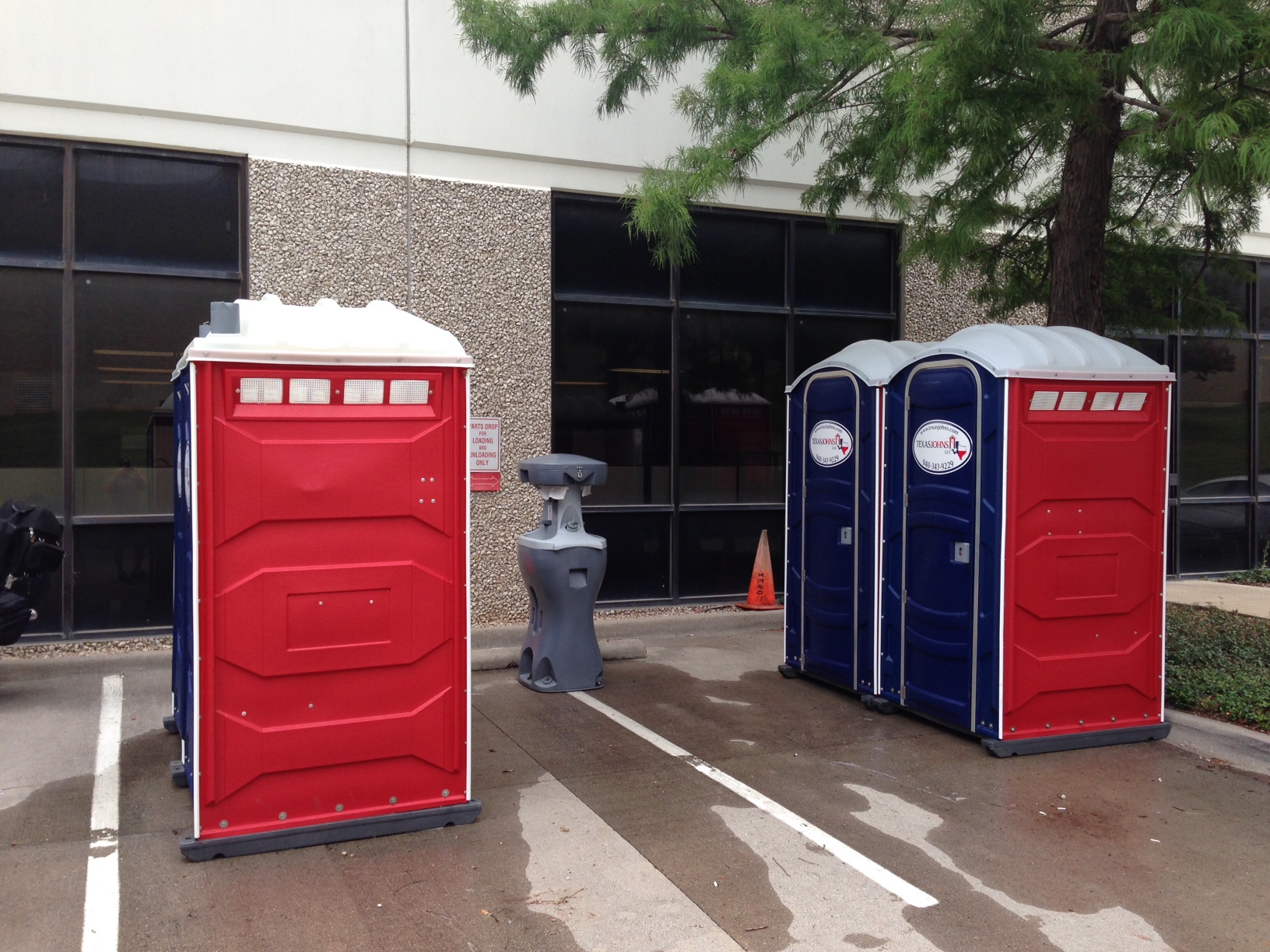 Toilet Trailer Rental Services: Porta Potty Rental for Commercial Needs in Dallas TX
